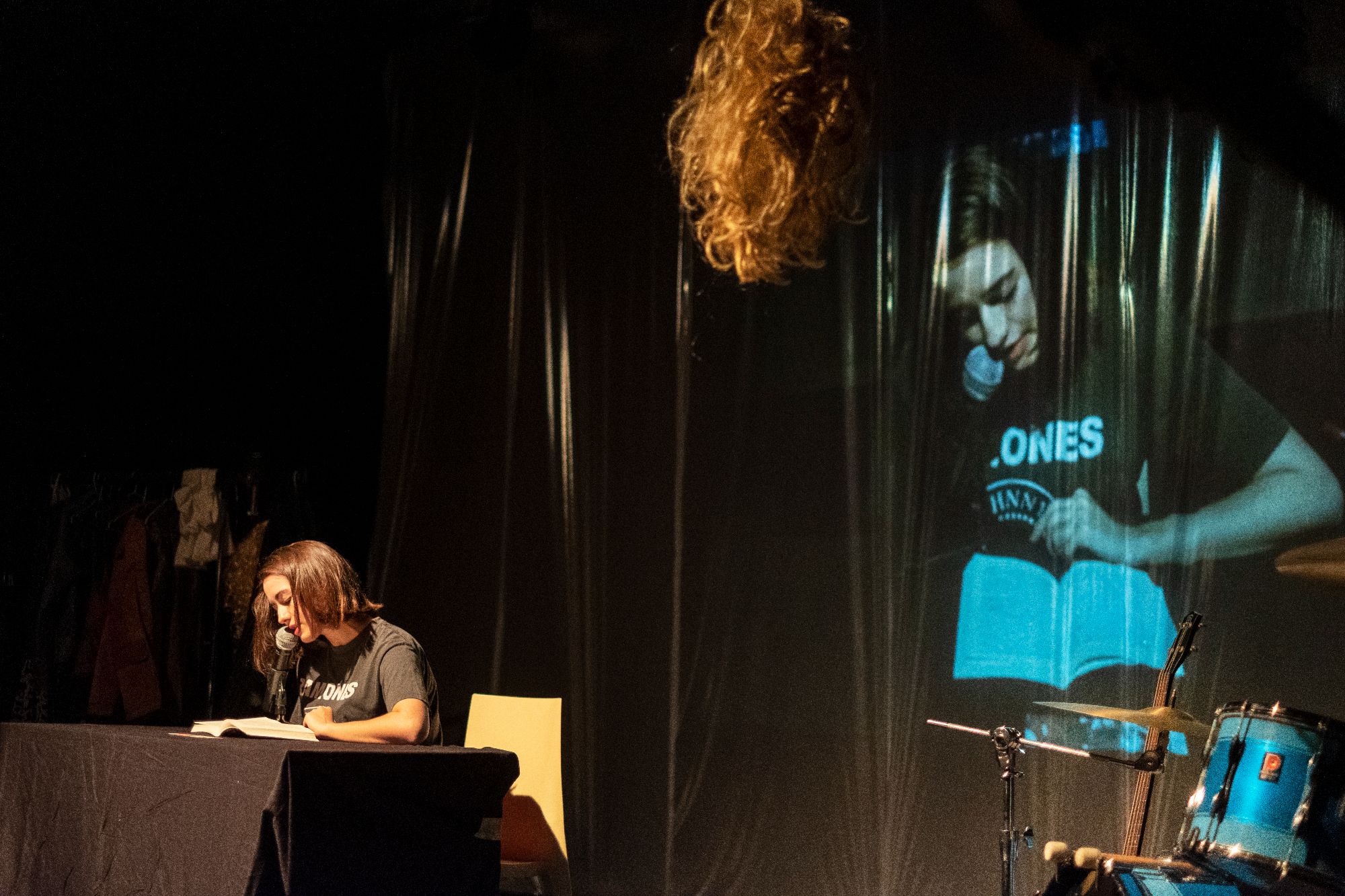 Una recreación de Hysterical Literature, de Clayton Cubitt